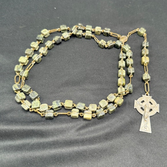 Jewelry - Vintage Connemara Marble Rosary Celtic Crucifix Irish Green Stone Prayer Beads